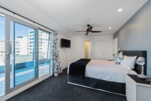 Penthouse, 3 Bedrooms, Ocean View | 1 bedroom, pillow-top beds, minibar, in-room safe - The Pavilions Beachfront Apartments (Tauranga)