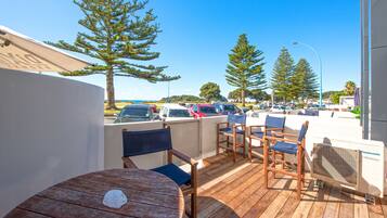 Apartment, 2 Bedrooms, Partial Sea View | Terrace/patio
