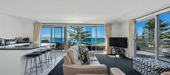 亭阁海滨公寓酒店