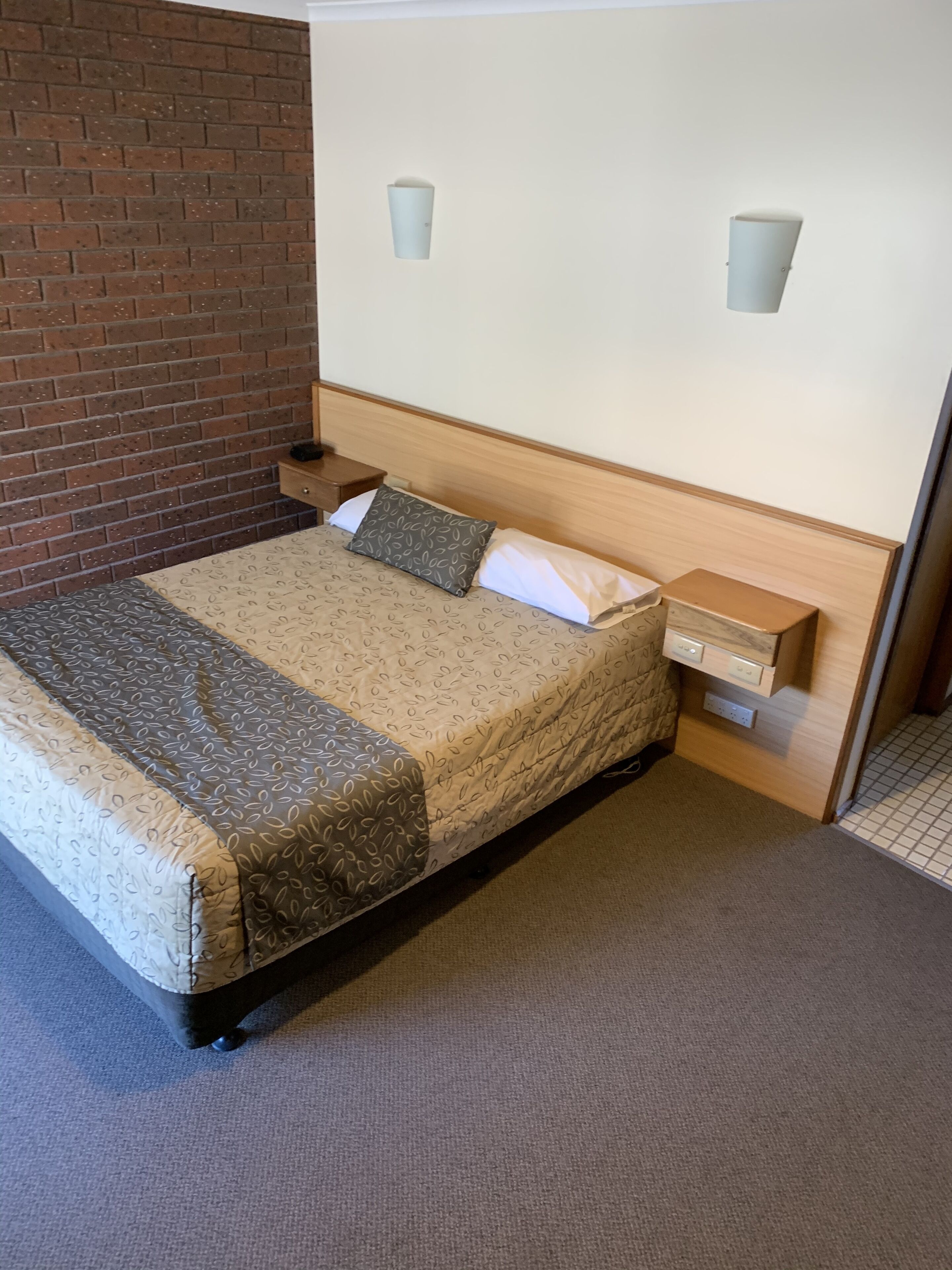 Habitación doble, con acceso para personas discapacitadas | Escritorio, cortinas blackout y tabla de planchar con plancha 