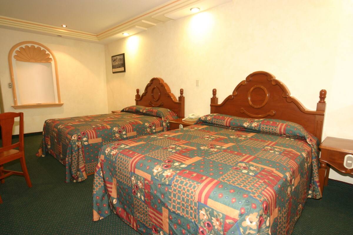 Ropa de cama de alta calidad, cubrecamas y cortinas blackout 