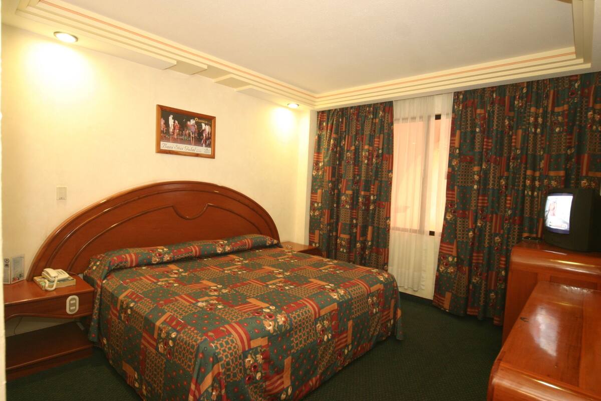 Ropa de cama de alta calidad, cubrecamas y cortinas blackout 