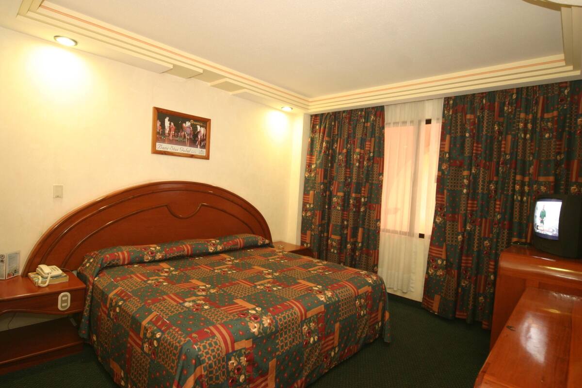 Ropa de cama de alta calidad, cubrecamas y cortinas blackout 