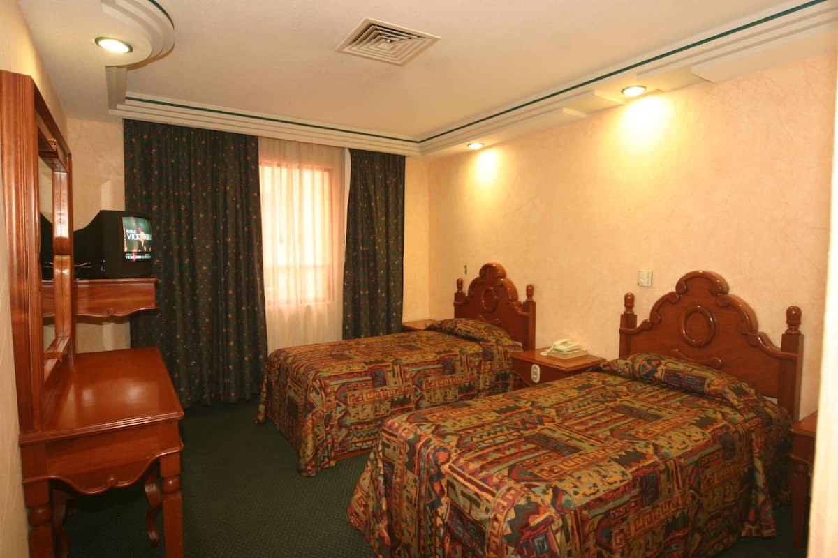 1 bedroom, premium bedding, down duvets, blackout curtains