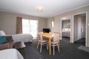 Apartment, 1 Bedroom | Free WiFi, bed sheets - Trafalgar Lodge (Nelson)