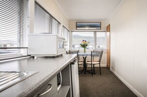 Apartamento, 2 habitaciones | Cocina privada | Cafetera o tetera