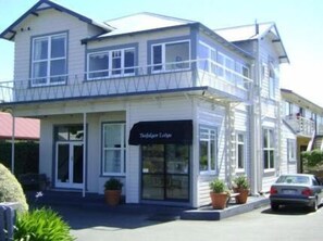 Exterior - Trafalgar Lodge (Nelson)