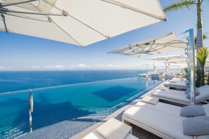 4 outdoor pools, free pool cabanas, pool umbrellas - Hotel Mousai Puerto Vallarta Adults Only (Puerto Vallarta)