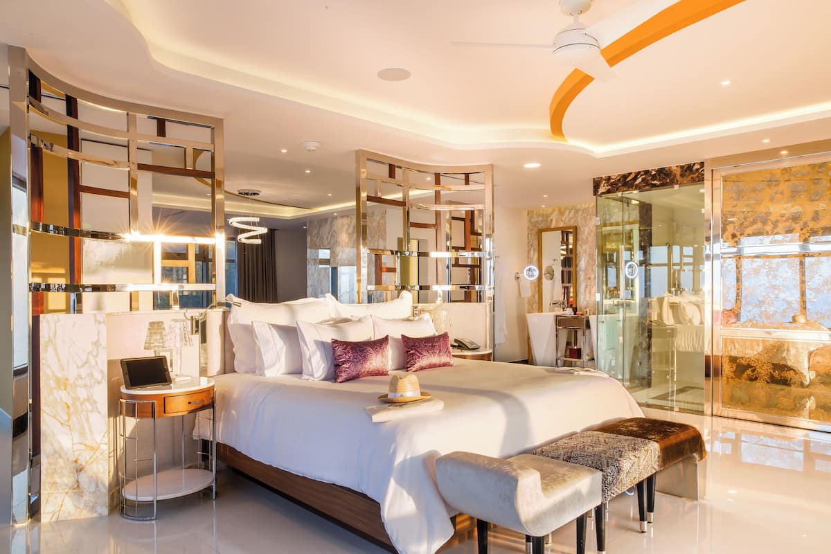 Master Suite South