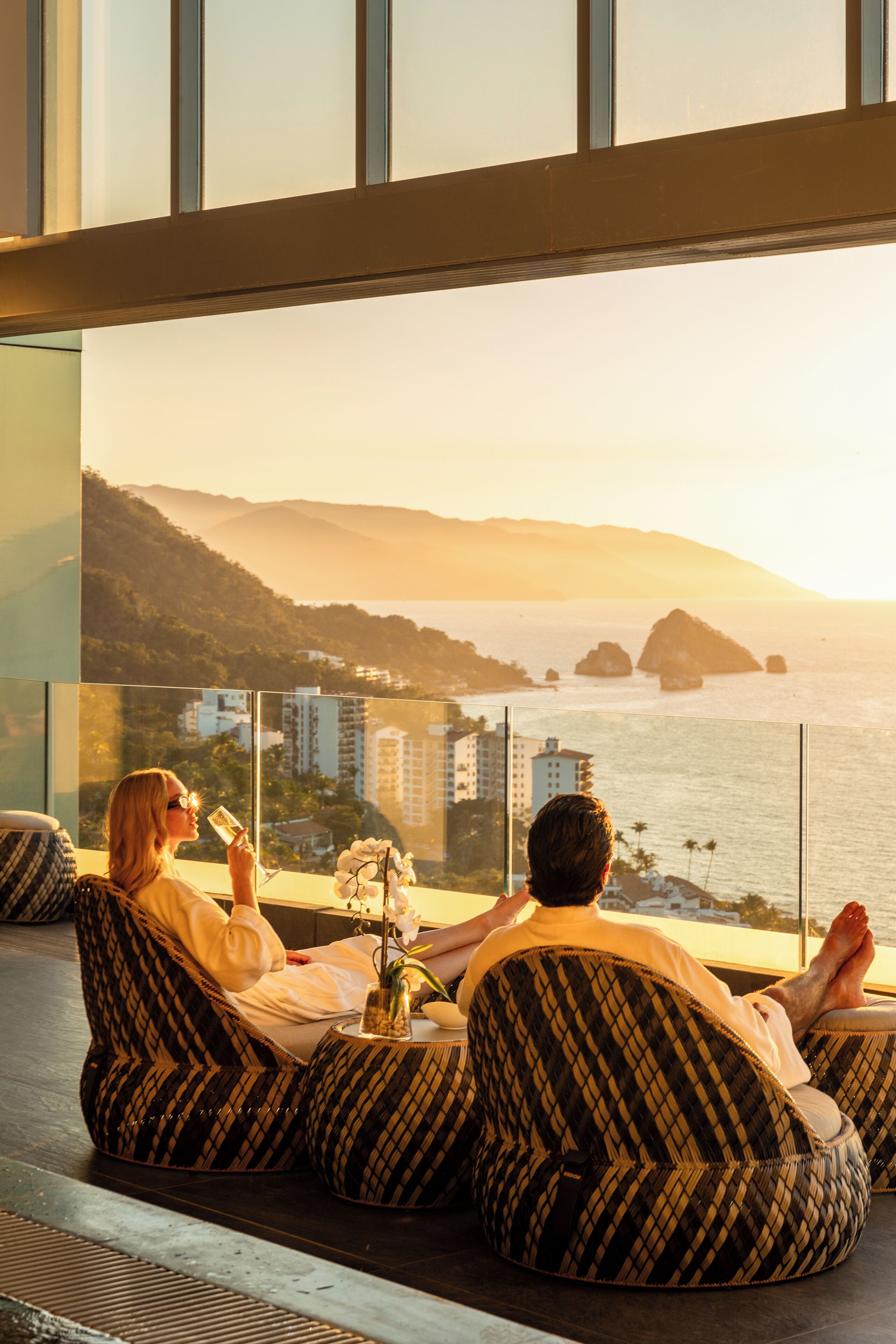 Couples treatment room(s), sauna, hot tub, steam room