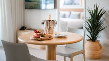 Appartement, 1 chambre | Espace de travail pour ordinateurs portables, système d’insonorisation