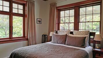 Double Room (The Hartley Room) | Premium bedding, soundproofing, free WiFi, bed sheets