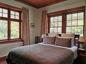 Double Room (The Hartley Room) | Premium bedding, soundproofing, free WiFi, bed sheets