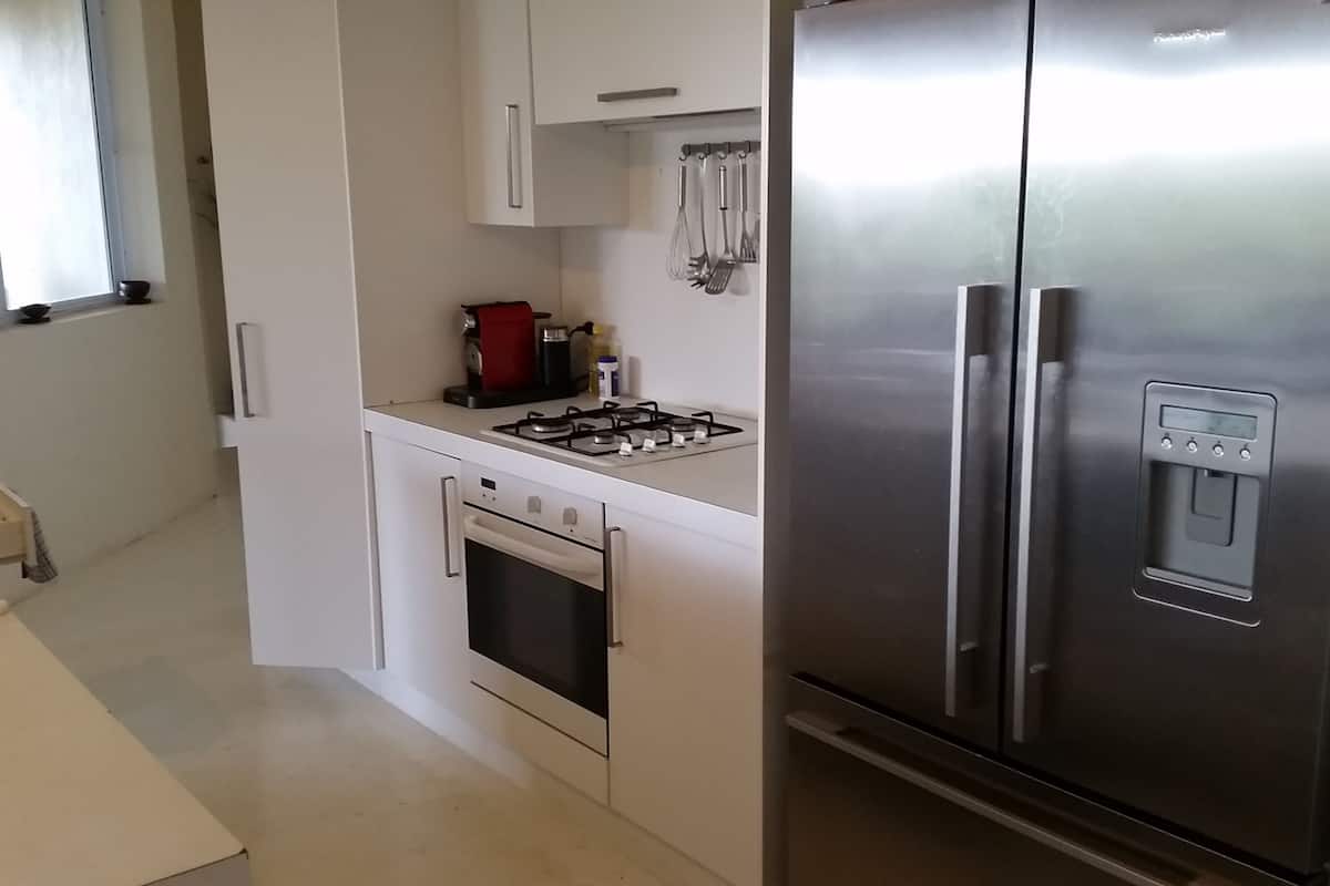 plantation house (800m from resort) | private kitchen | fridge, microwave, stovetop, coffee/tea maker