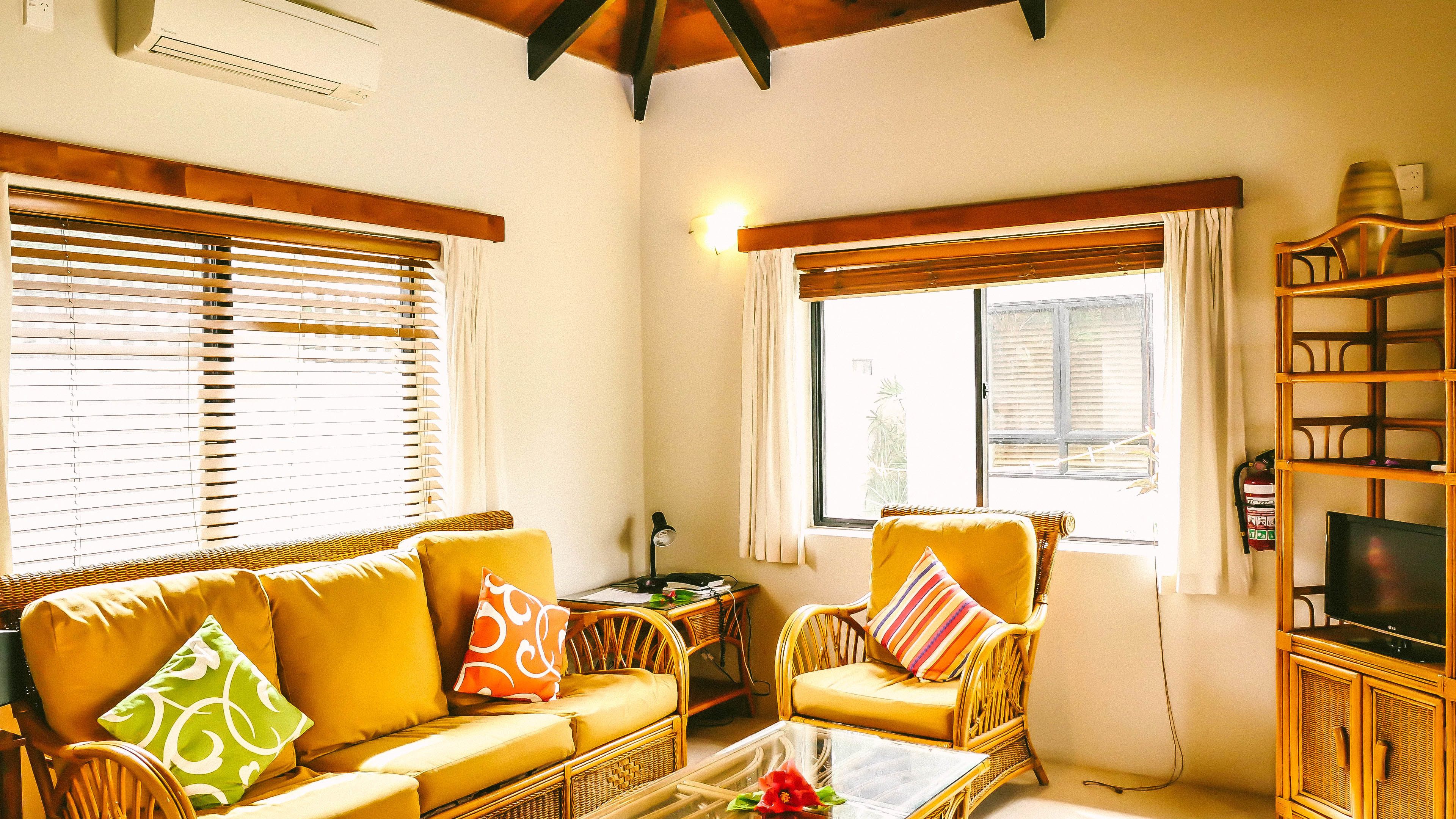 2 bedroom villa | living room | flat-screen tv, dvd player