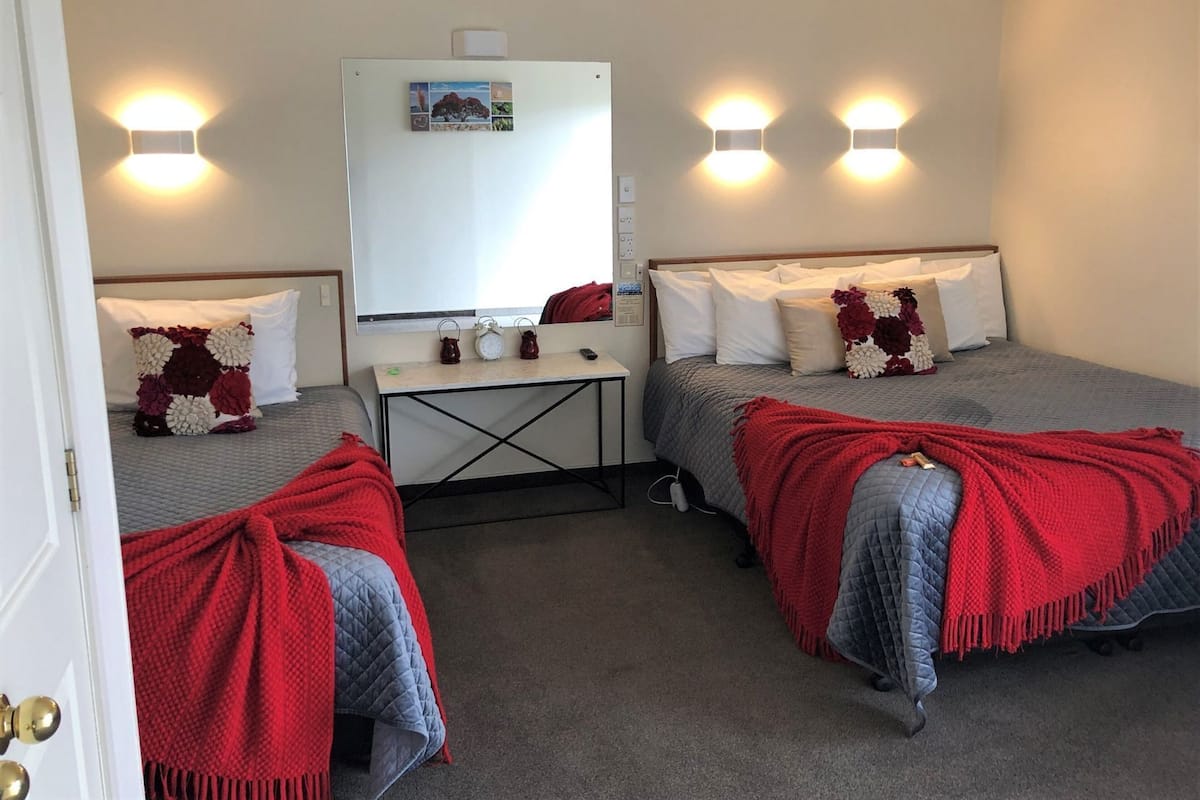 1 bedroom, in-room safe, iron/ironing board, free WiFi
