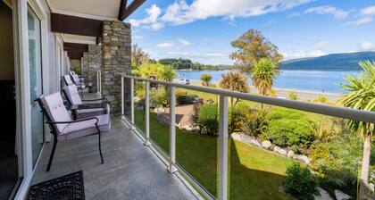 Fiordland Lakeview Motel and Apartments