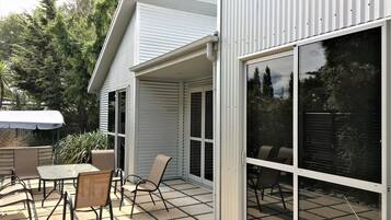 Private 3 Bedrooms House - Off site Location (less than 1km away / 15min walk from Motel) | Terrace/patio