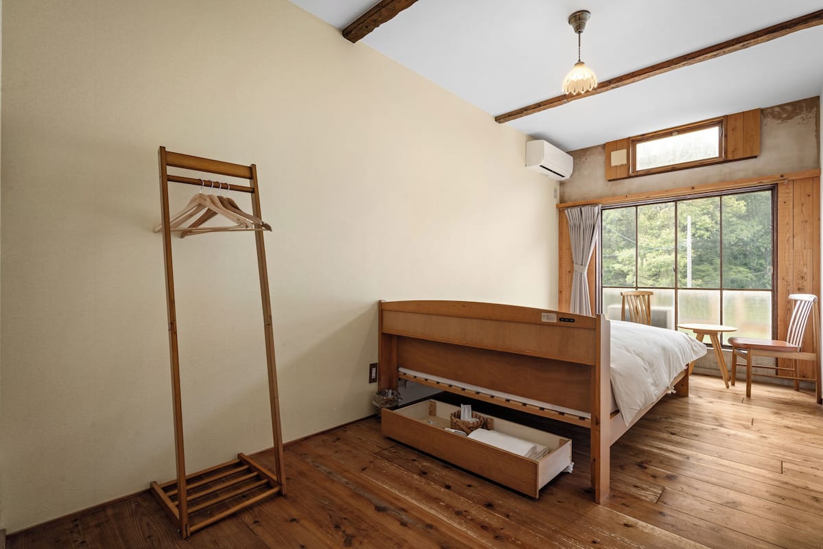 Double Room, Shared Bathroom (Non-smoking)