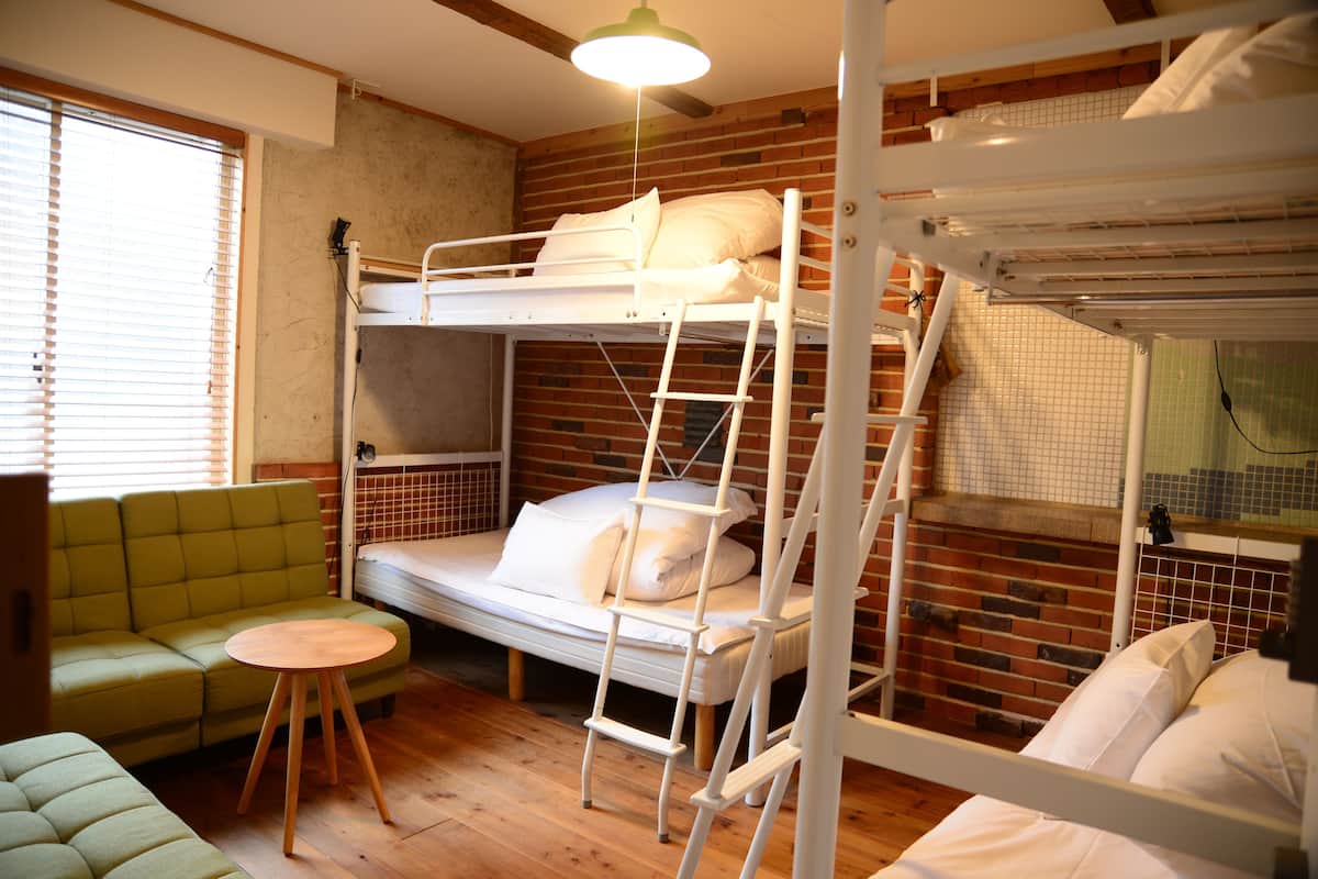 Down duvets, laptop workspace, free WiFi, bed sheets