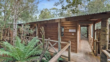 Cabaña estándar, para no fumadores, hidromasaje (Possum's Patch) | 1 habitación, tabla de planchar con plancha y ropa de cama