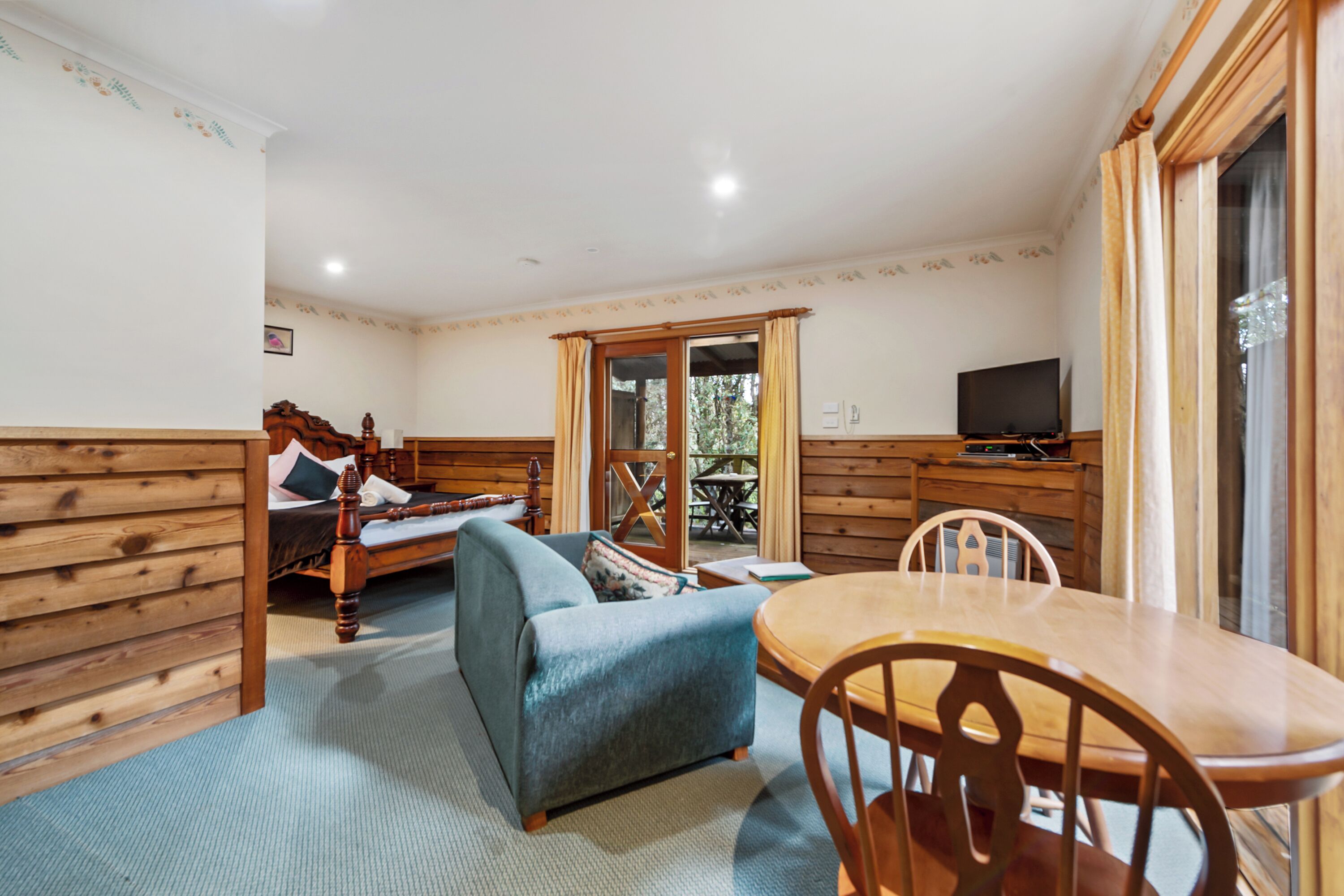 標準小屋, 非吸煙房, 按摩浴缸 (Possum's Patch) | 熨斗/熨衣板、床單