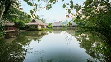 Suite ejecutiva, vista al lago (Free Resort Activities) | Vista al agua