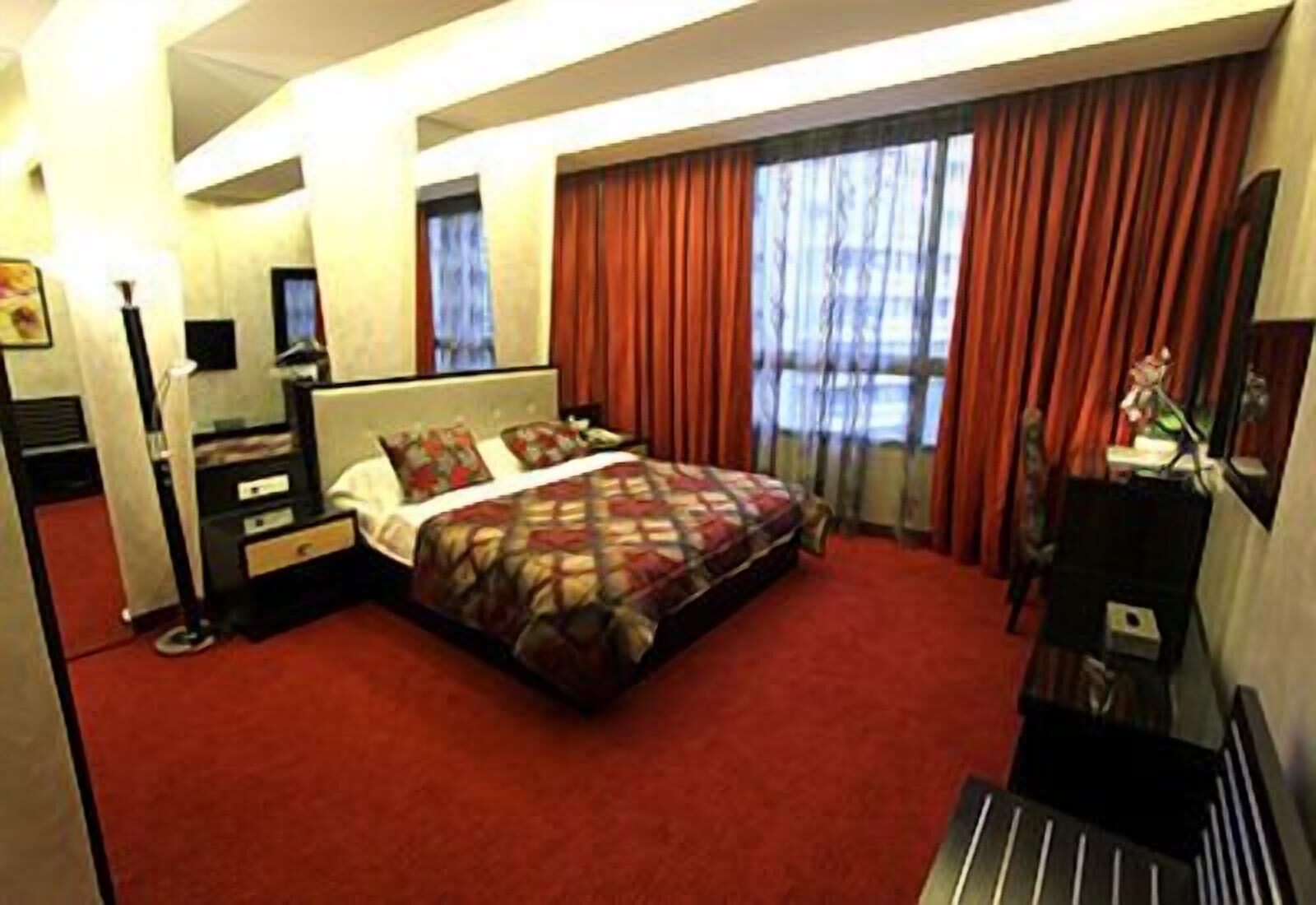 Egyptian cotton sheets, premium bedding, pillowtop beds, in-room safe