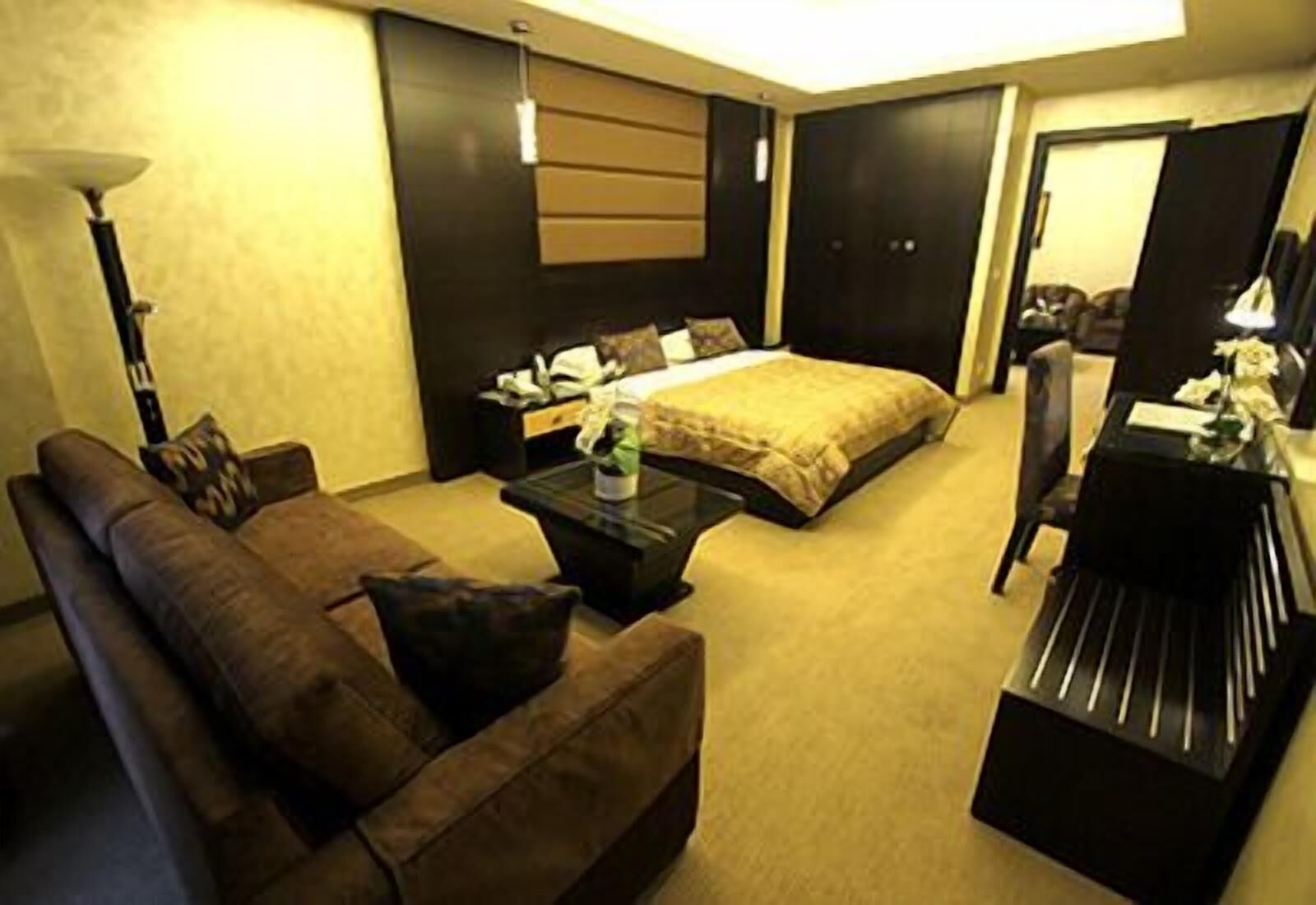 Egyptian cotton sheets, premium bedding, pillowtop beds, in-room safe