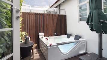Premier Suite, 1 Bedroom, Bathtub (Outdoor) | Terrace/patio