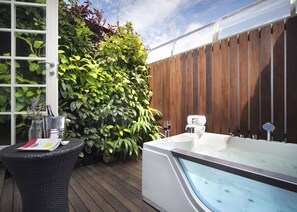 Premier-Suite, 1 Schlafzimmer, Badewanne (Outdoor) | Terrasse/Patio