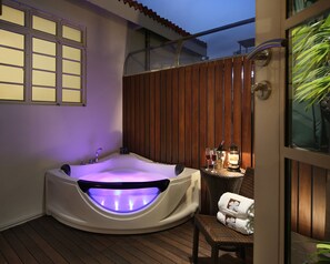 Suite Premier, 1 habitación, tina (Outdoor) | Tina de hidromasaje