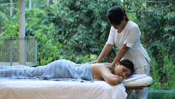 Soins corporels, massages aux pierres chaudes