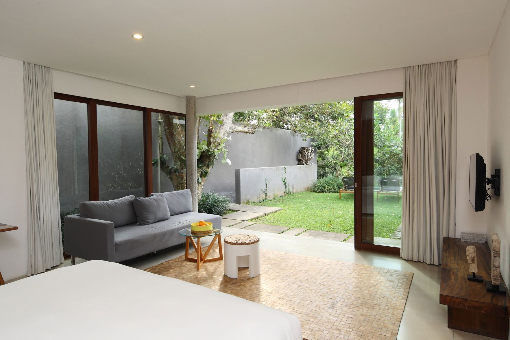 Cubrecamas, colchones con pillow-top y minibar 