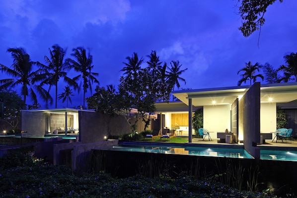 Private pool