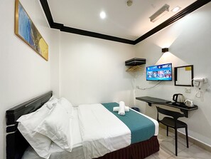 Exclusive-Zimmer, 1 Queen-Bett, ohne Fenster | Schreibtisch, schallisolierte Zimmer, Bügeleisen/Bügelbrett