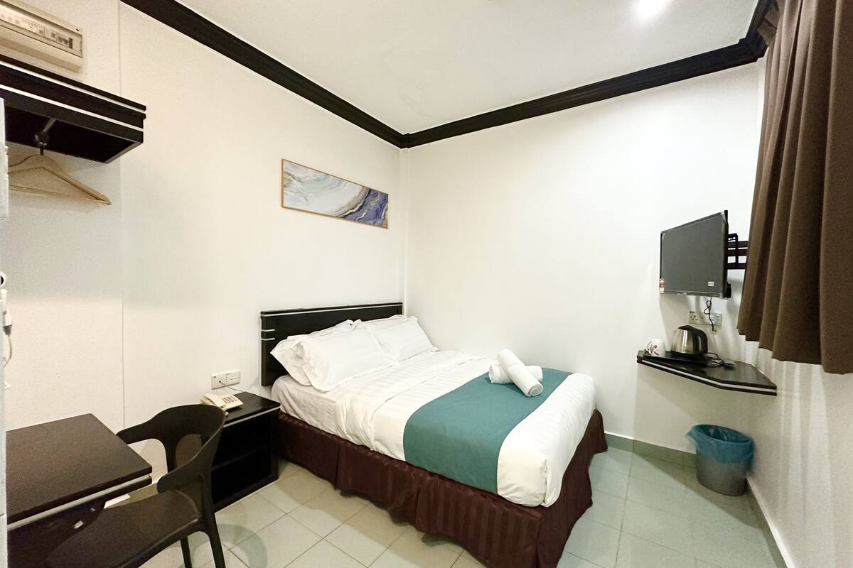 Exclusive Room, 1 Queen Bed, City View