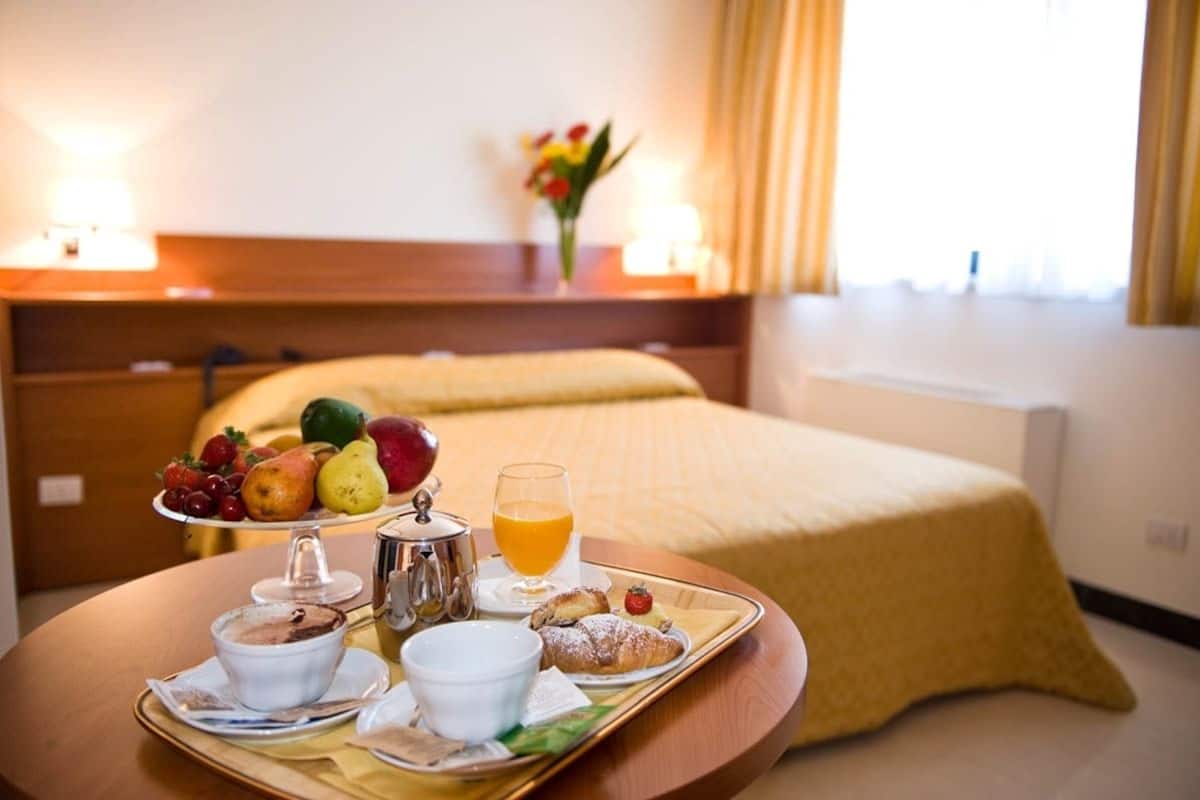 1 bedroom, premium bedding, minibar, in-room safe