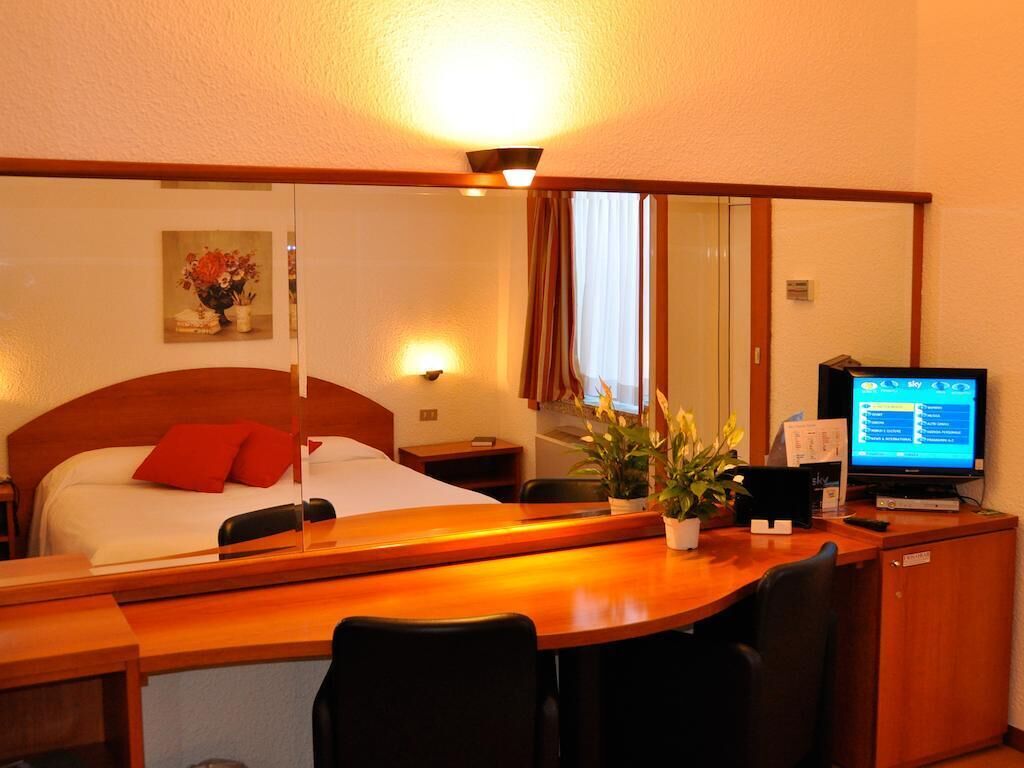 Down duvets, minibar, in-room safe, desk