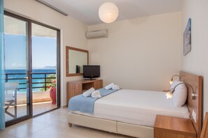 Double or Twin Room | In-room safe, cribs/infant beds, rollaway beds, free WiFi - Lido Hotel (Xylokastro-Evrostina)