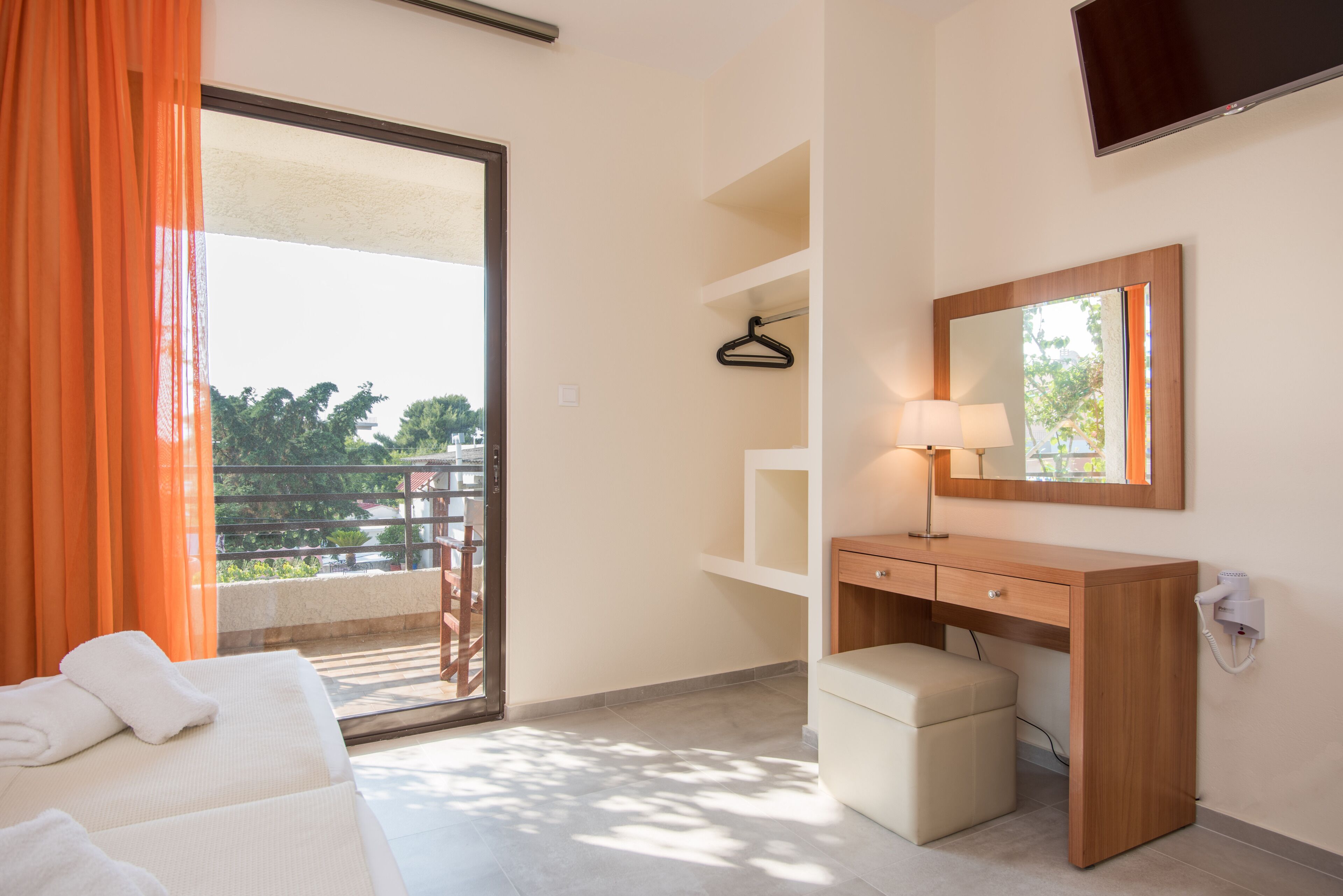 apartment, 2 bedrooms | in-room safe, cots/infant beds, rollaway beds, free wifi