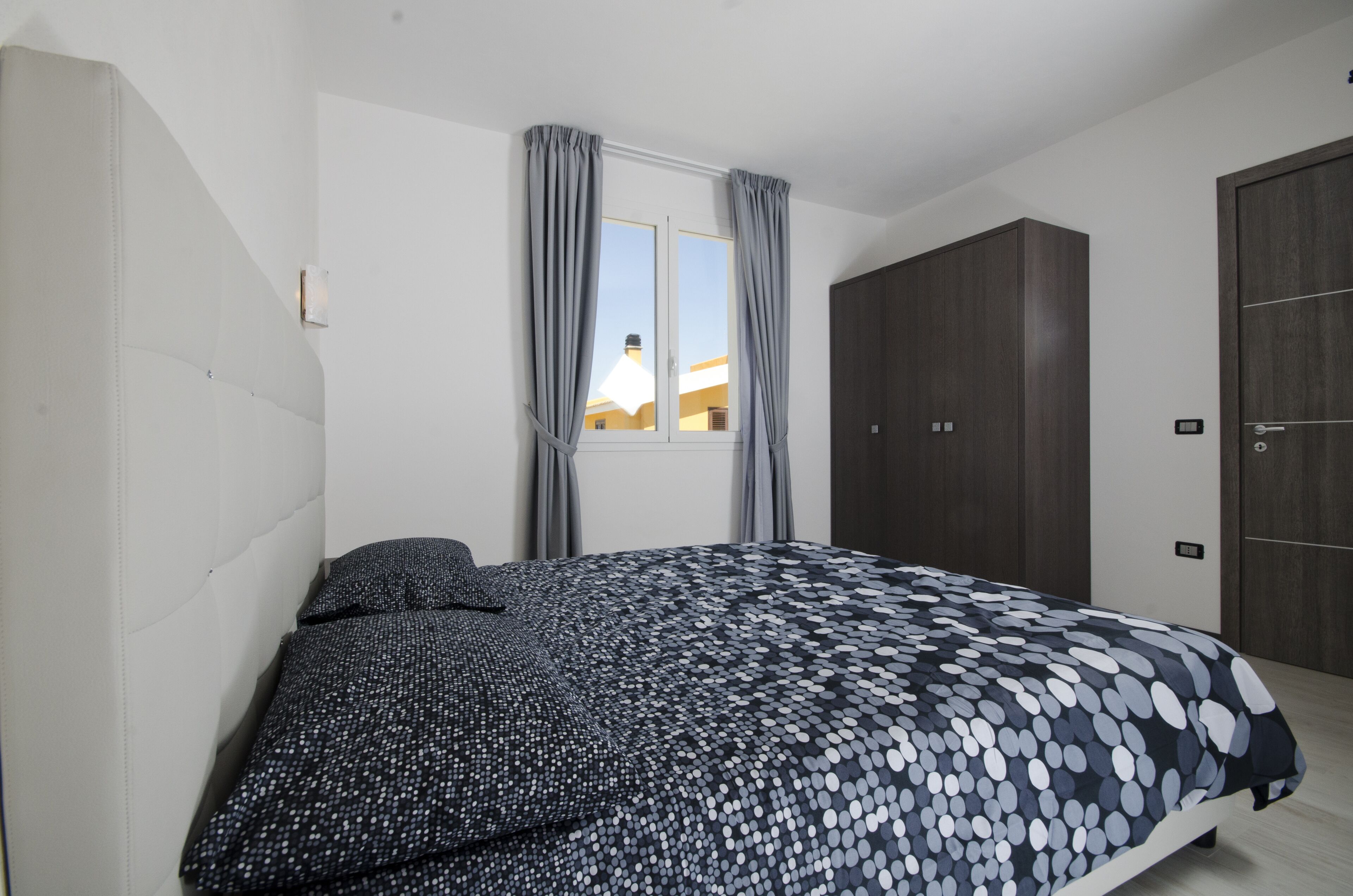 deluxe apartment | egyptian cotton sheets, premium bedding, memory-foam beds, in-room safe