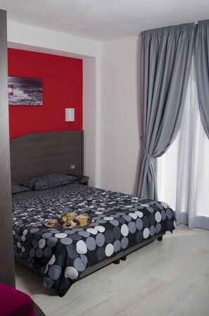 Egyptian cotton sheets, premium bedding, memory-foam beds, in-room safe - Rainbow resort (Marsala)