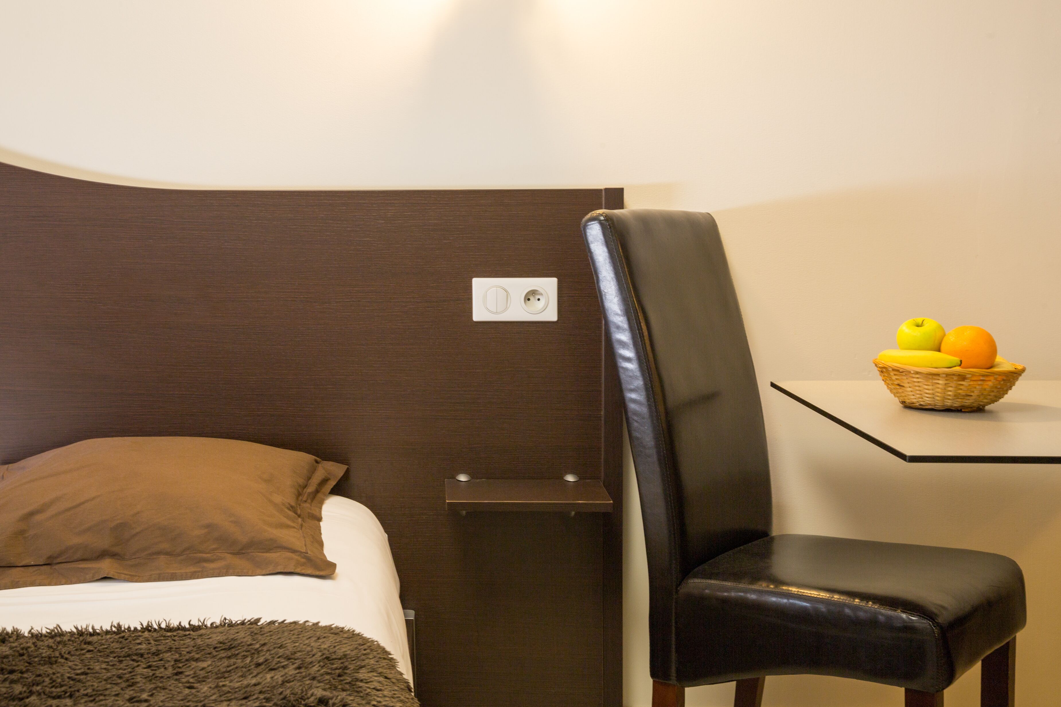 desk, soundproofing, iron/ironing board, free wifi