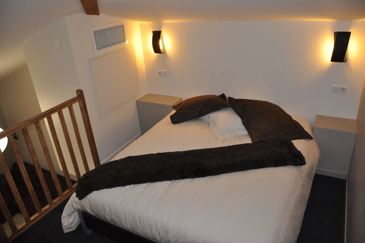 quadruple room | desk, soundproofing, iron/ironing board, free wifi