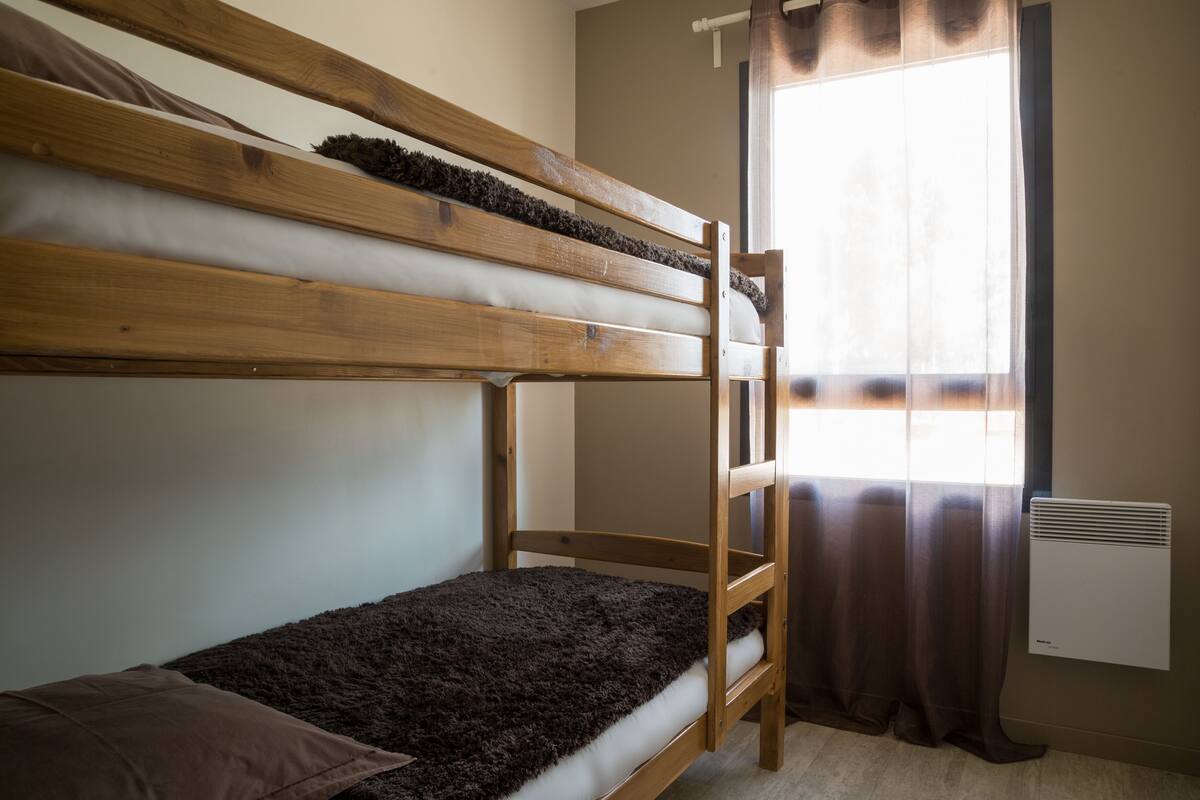 Desk, soundproofing, iron/ironing board, free WiFi