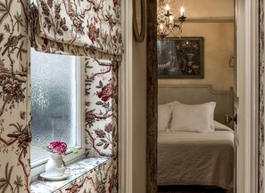 Room - Caron De Beaumarchais (Paris)