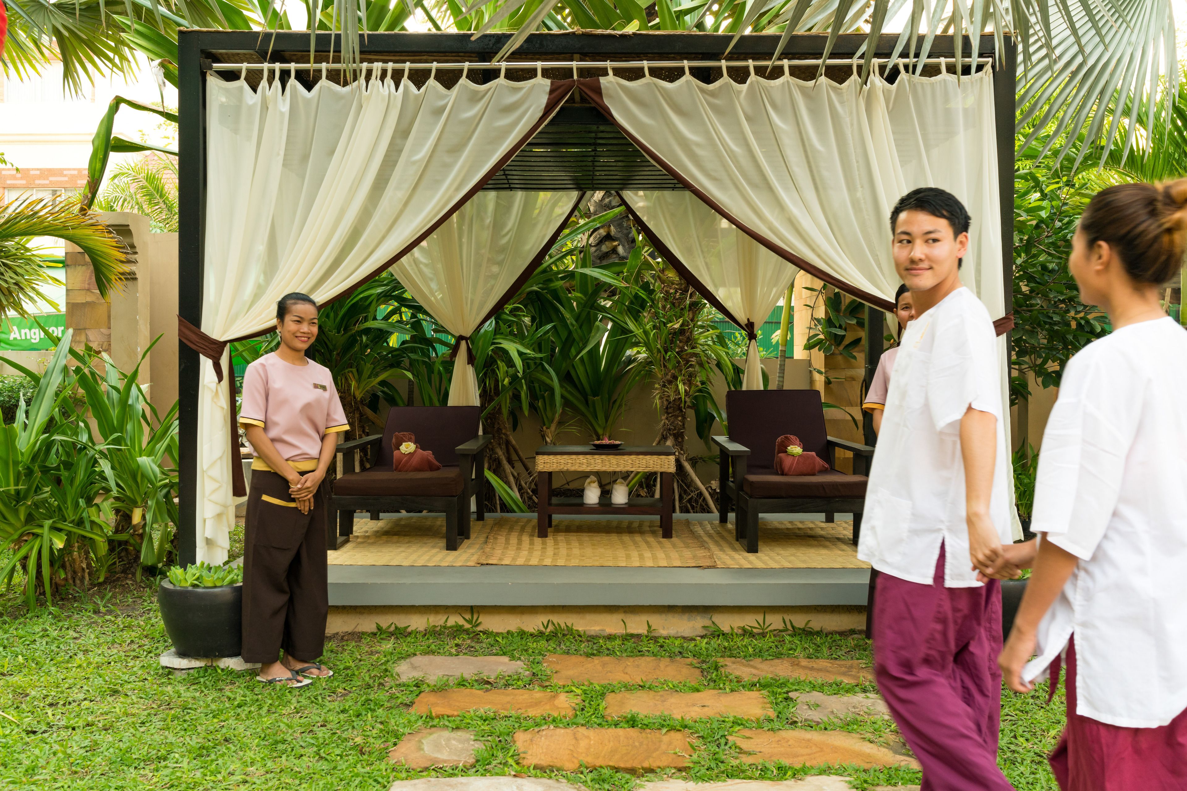 couples treatment room(s), sauna, hot tub, body treatments, aromatherapy