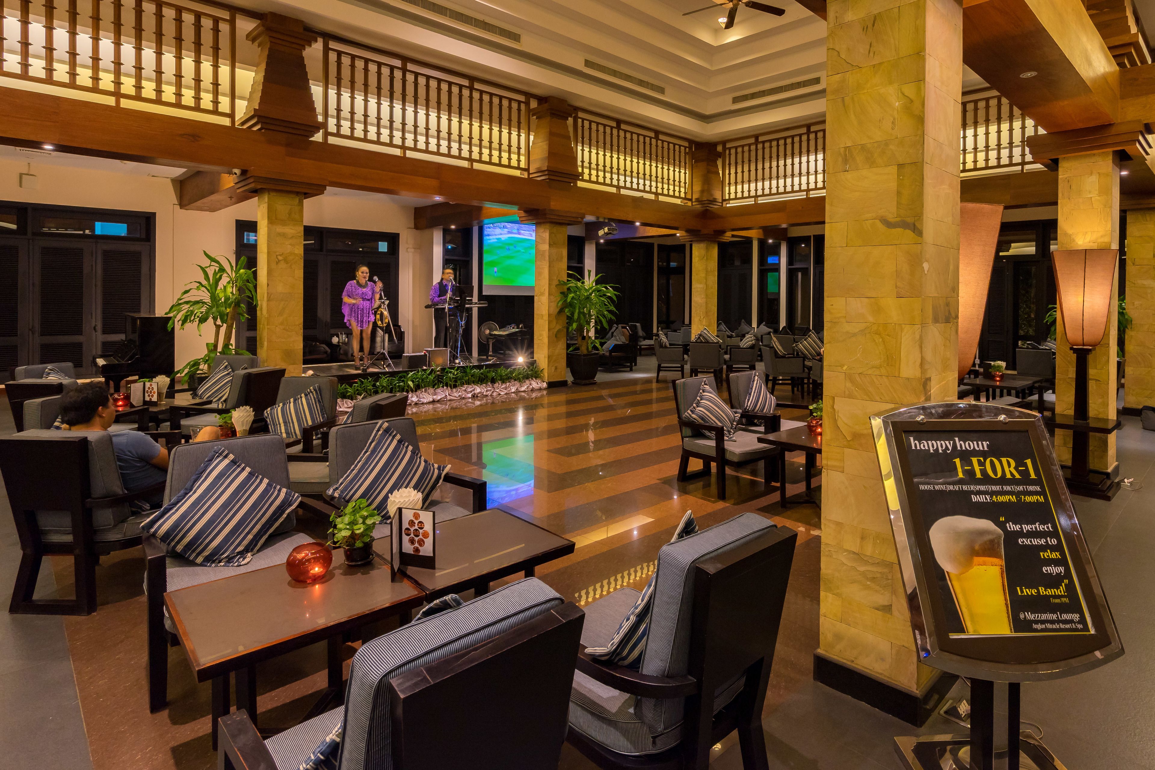 rooftop bar, garden views, open daily