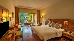 Patio Cabana Club - Free 2 Ways Airport Transfer